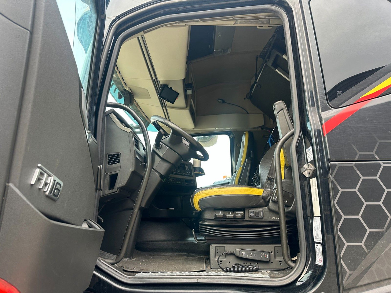 Тягач Volvo FH16 750 8x4 250 to.: фото 11 Тягач Volvo FH16 750 8x4 250 to.: фото 11