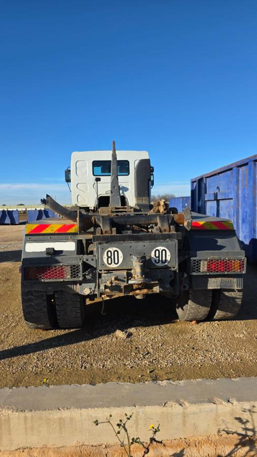 Renault Kerax 370 DCI - Крюковой мультилифт: фото 4 Renault Kerax 370 DCI - Крюковой мультилифт: фото 4