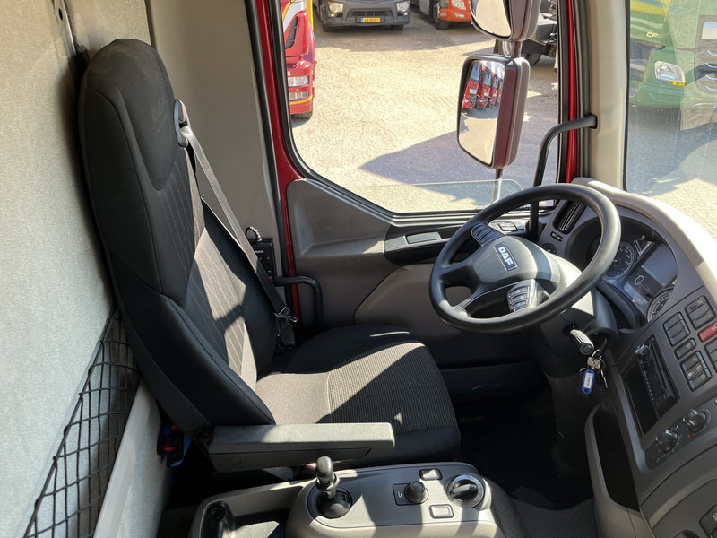 DAF LF 210 FA / 12 Ton / 339 dkm / Box / Loadlift / NL Truck - Грузовик с закрытым кузовом: фото 3 DAF LF 210 FA / 12 Ton / 339 dkm / Box / Loadlift / NL Truck - Грузовик с закрытым кузовом: фото 3