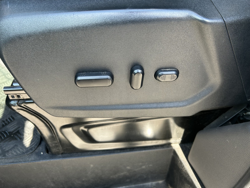 Малотоннажный фургон Ford Transit 2.0 TDCI Trend RWD / Box / Loadlift / Full Options: фото 7 Малотоннажный фургон Ford Transit 2.0 TDCI Trend RWD / Box / Loadlift / Full Options: фото 7