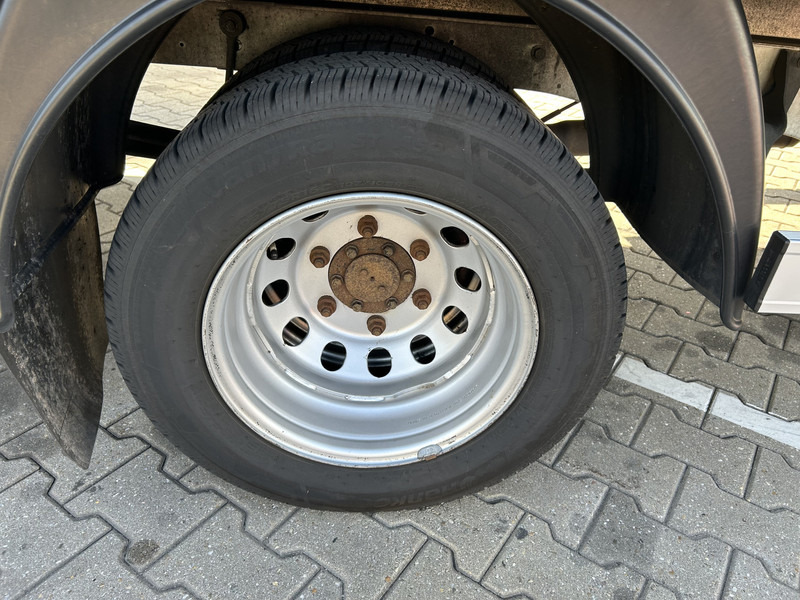 Малотоннажный фургон Ford Transit 2.0 TDCI Trend RWD / Box / Loadlift / Full Options: фото 17 Малотоннажный фургон Ford Transit 2.0 TDCI Trend RWD / Box / Loadlift / Full Options: фото 17