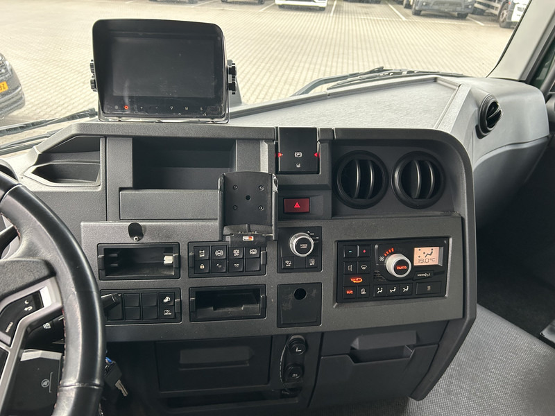 Renault T 380 Comfort / 820 dkm / Curtainside / Loadlift / APK TUV 02-26 - Тентованный грузовик: фото 5 Renault T 380 Comfort / 820 dkm / Curtainside / Loadlift / APK TUV 02-26 - Тентованный грузовик: фото 5