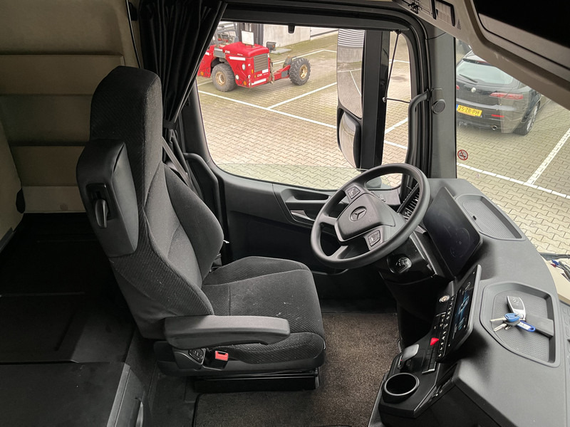 Mercedes-Benz Actros 1842 Gigaspace / Full Spoiler / NL Truck - Тягач: фото 3 Mercedes-Benz Actros 1842 Gigaspace / Full Spoiler / NL Truck - Тягач: фото 3