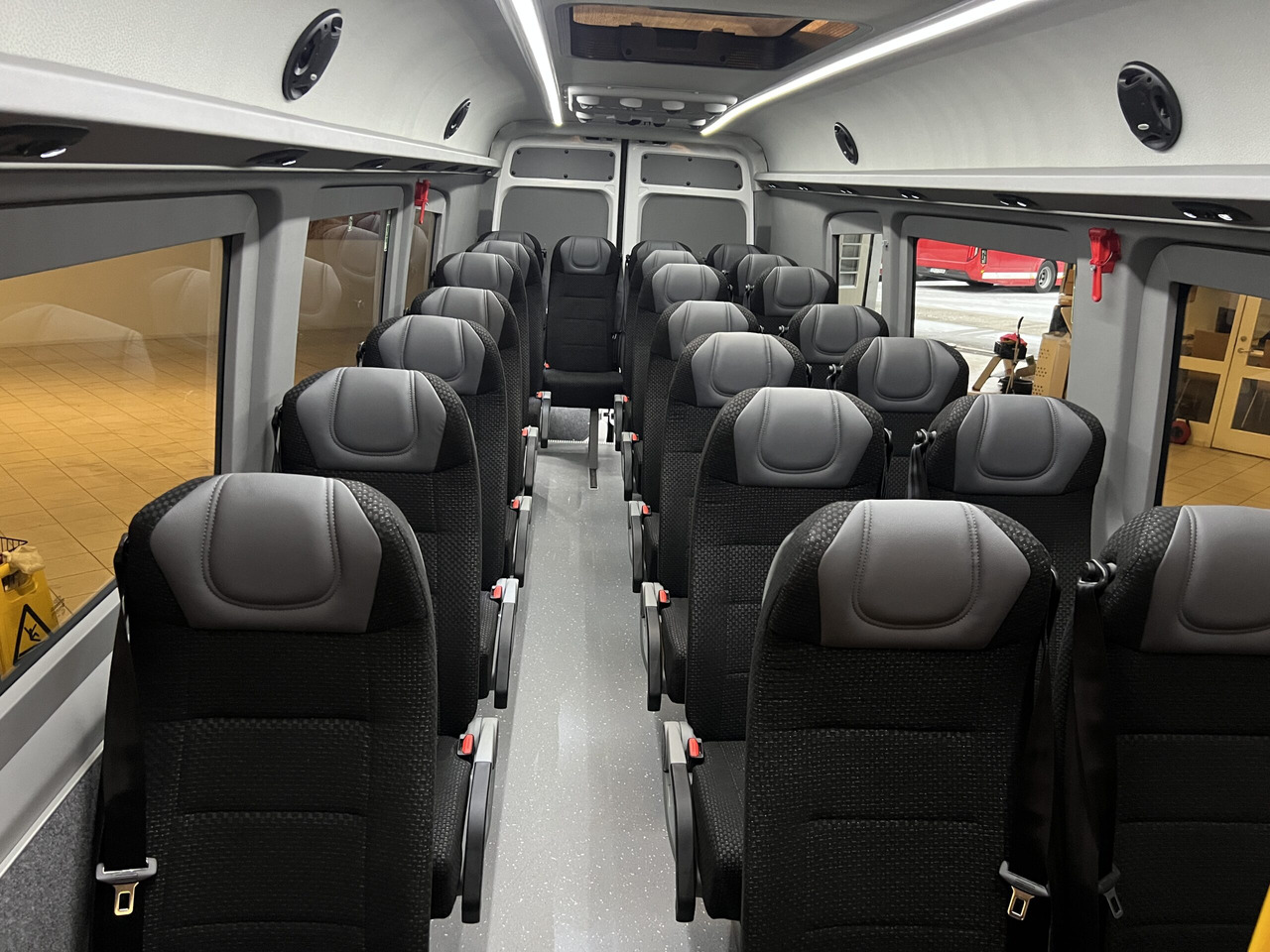 Микроавтобус, Пассажирский фургон MAN TGE 6.160 Intercity: фото 13