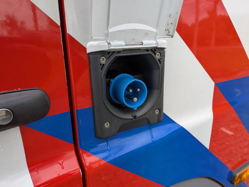 Mercedes-Benz NG 1626 V8 - Пожарная машина: фото 4 Mercedes-Benz NG 1626 V8 - Пожарная машина: фото 4