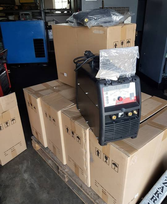 Spawarka Tig CEBORA WK 2025 AC/DC Puls, 200 A - Сварочное оборудование: фото 4 Spawarka Tig CEBORA WK 2025 AC/DC Puls, 200 A - Сварочное оборудование: фото 4