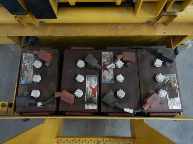Used Electric scissor Lift Haulotte Compact 10 - Ножничный подъемник: фото 4 Used Electric scissor Lift Haulotte Compact 10 - Ножничный подъемник: фото 4