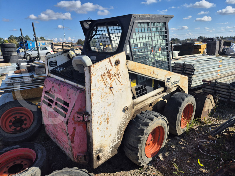 Bobcat 743 - Мини-погрузчик с бортовым поворотом: фото 3 Bobcat 743 - Мини-погрузчик с бортовым поворотом: фото 3