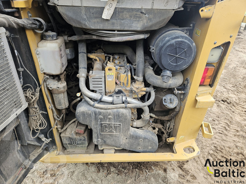 Мини-погрузчик с бортовым поворотом Caterpillar 236 D: фото 19