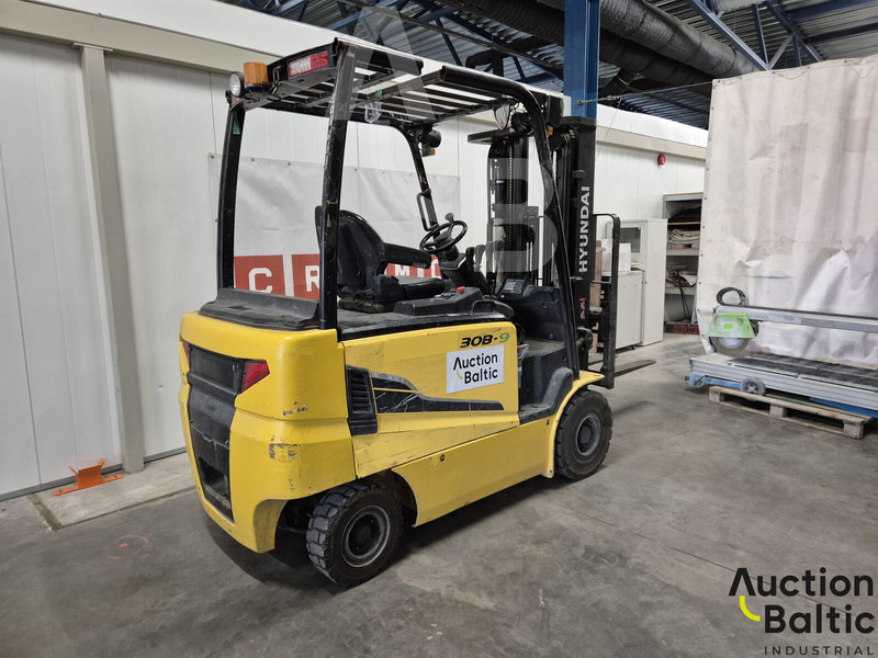 Hyundai 30B-9 - Электропогрузчик: фото 3 Hyundai 30B-9 - Электропогрузчик: фото 3