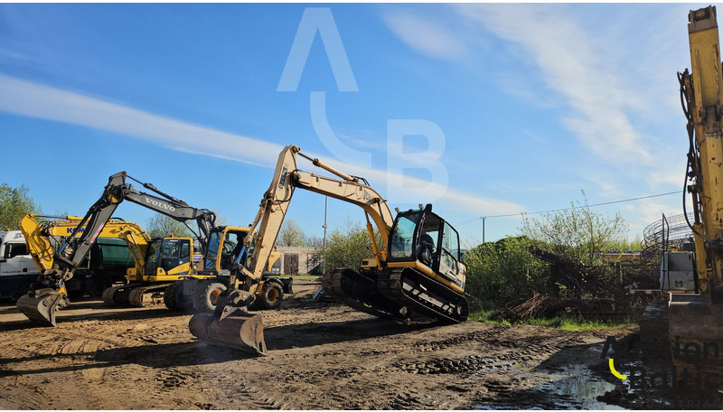 JCB JS 130 - Гусеничный экскаватор: фото 1 JCB JS 130 - Гусеничный экскаватор: фото 1