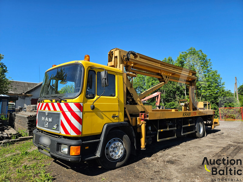 MAN M90 - Грузовик с подъемником: фото 1 MAN M90 - Грузовик с подъемником: фото 1