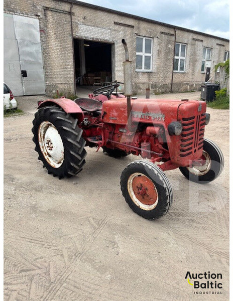 MCCORMICK International Farmall D-324 - Трактор: фото 1 MCCORMICK International Farmall D-324 - Трактор: фото 1