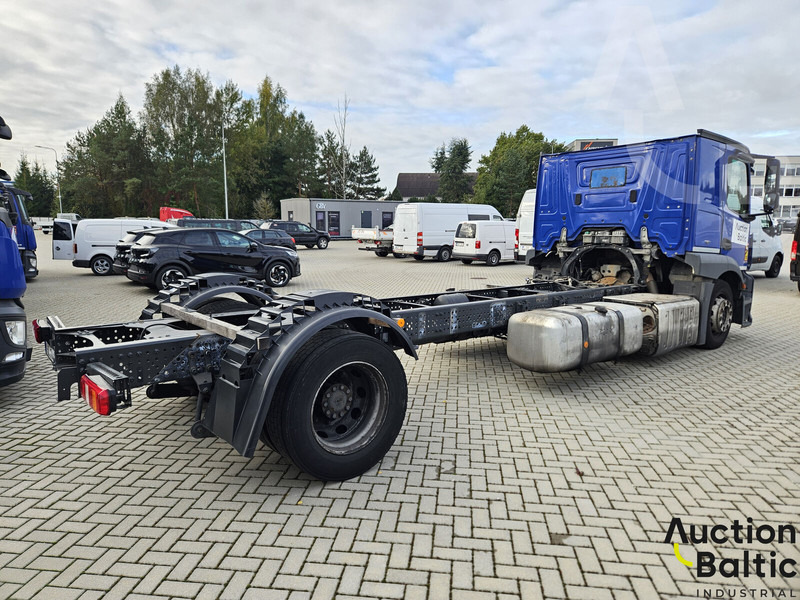 Mercedes-Benz Actros 1843 - Грузовик-шасси: фото 4 Mercedes-Benz Actros 1843 - Грузовик-шасси: фото 4