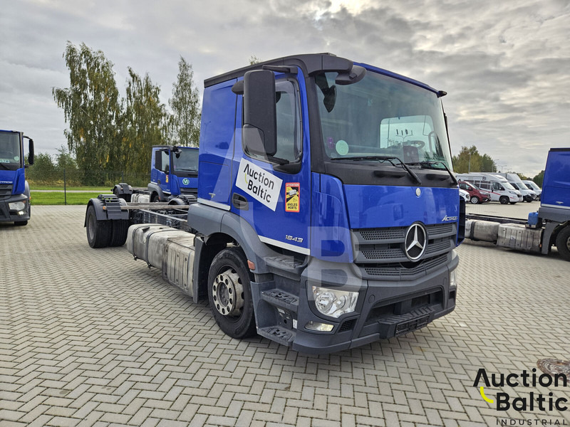 Mercedes-Benz Actros 1843 - Грузовик-шасси: фото 1 Mercedes-Benz Actros 1843 - Грузовик-шасси: фото 1