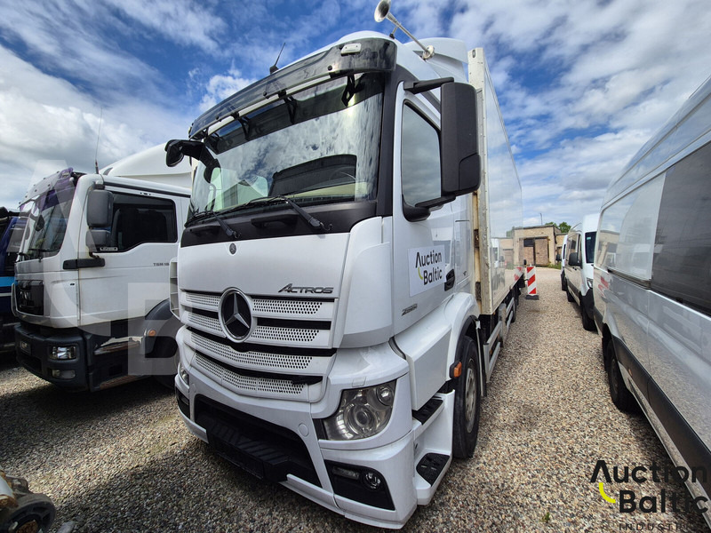 Mercedes-Benz Actros 2551 - Грузовик с закрытым кузовом: фото 1 Mercedes-Benz Actros 2551 - Грузовик с закрытым кузовом: фото 1