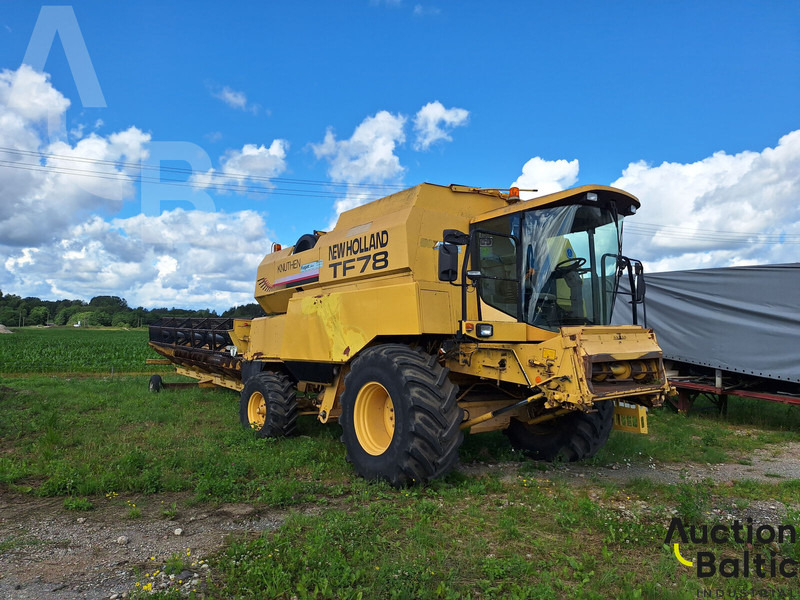 New Holland TF 78 - Зерноуборочный комбайн: фото 2 New Holland TF 78 - Зерноуборочный комбайн: фото 2