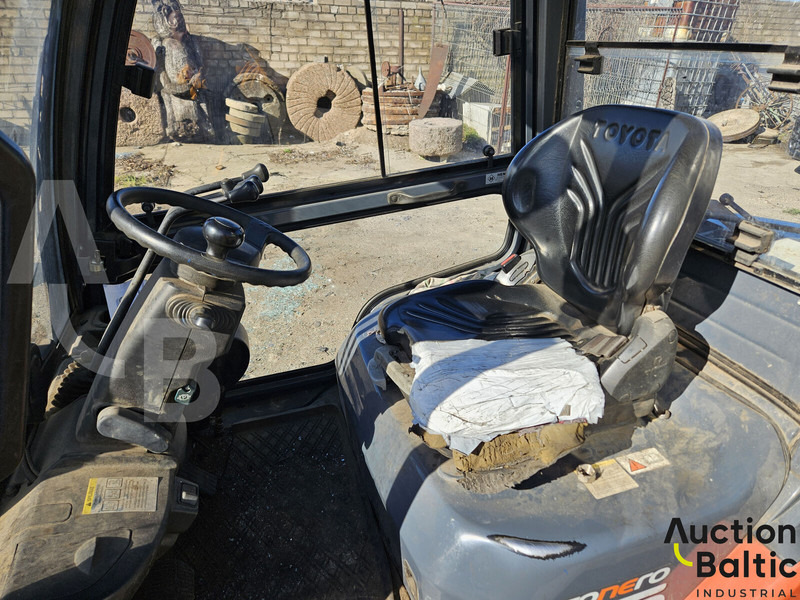 Toyota E 811 - Дизельный погрузчик: фото 5 Toyota E 811 - Дизельный погрузчик: фото 5