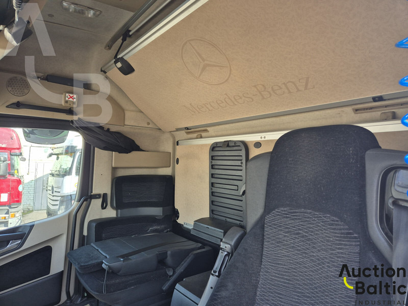 Тягач Mercedes-Benz Actros 1845: фото 10