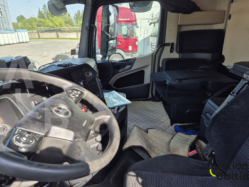 Тягач Mercedes-Benz Actros 1845: фото 7