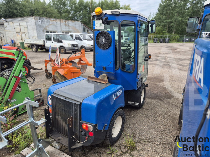 Vitra 2037 Economy - Подметально-уборочная машина: фото 3 Vitra 2037 Economy - Подметально-уборочная машина: фото 3