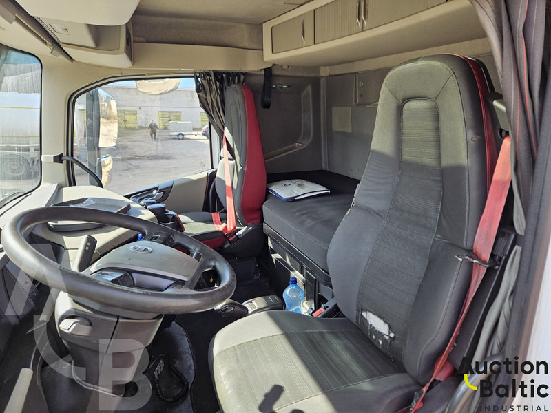 Грузовик-цистерна для транспортировки топлива Volvo FH 420: фото 10