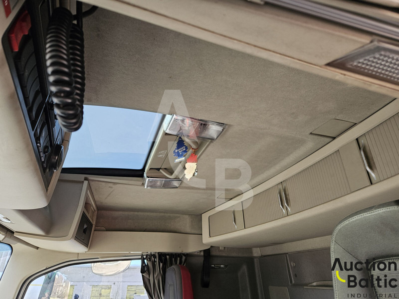Грузовик-цистерна для транспортировки топлива Volvo FH 420: фото 14
