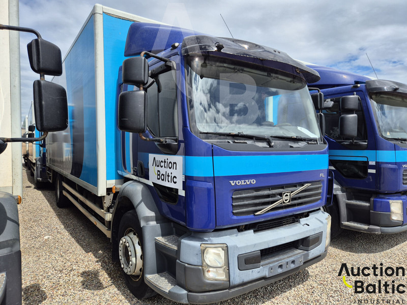 Volvo FL240 - Грузовик с закрытым кузовом: фото 1 Volvo FL240 - Грузовик с закрытым кузовом: фото 1
