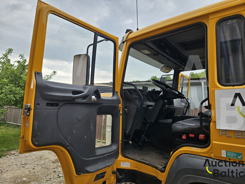 Volvo FL6 250 - Грузовик бортовой/ Платформа, Автоманипулятор: фото 5 Volvo FL6 250 - Грузовик бортовой/ Платформа, Автоманипулятор: фото 5