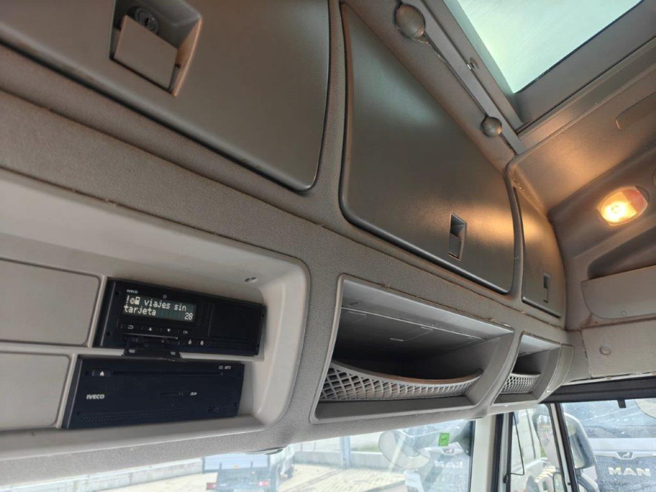 Тягач IVECO Stralis AS440S46T/PLNG Intarder Klima Luftfeder ZV: фото 11 Тягач IVECO Stralis AS440S46T/PLNG Intarder Klima Luftfeder ZV: фото 11