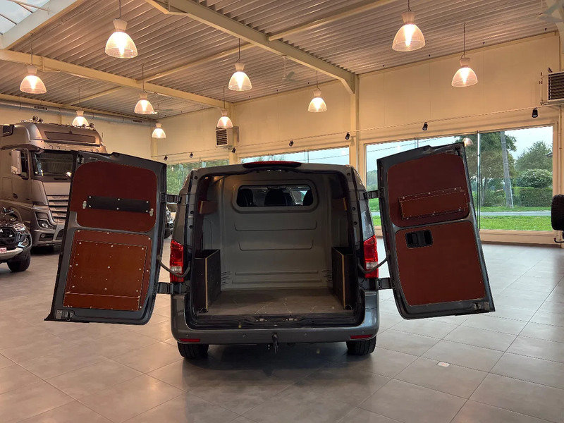 Mercedes-Benz Vito 119 4x4*4-MATIC*6 Seats*TOP CONDITIE* - Цельнометаллический фургон, Грузопассажирский фургон: фото 4 Mercedes-Benz Vito 119 4x4*4-MATIC*6 Seats*TOP CONDITIE* - Цельнометаллический фургон, Грузопассажирский фургон: фото 4