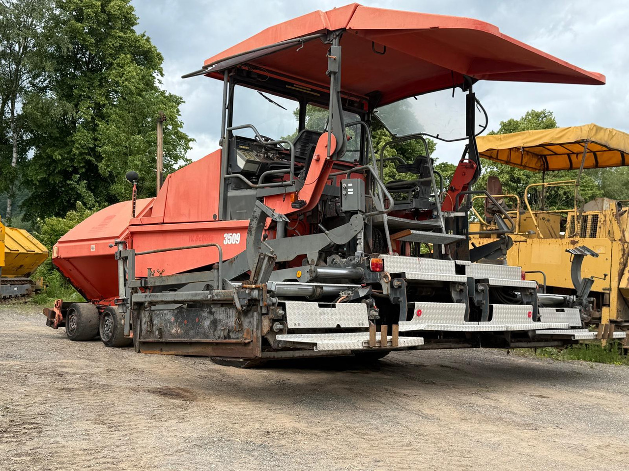 Demag-Dynapac DF135P powerfull 4-axle-paver - Асфальтоукладчик: фото 1 Demag-Dynapac DF135P powerfull 4-axle-paver - Асфальтоукладчик: фото 1