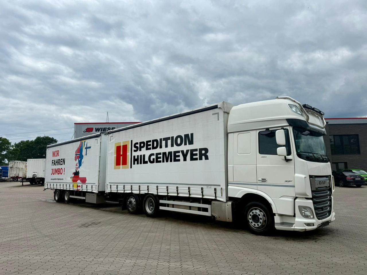 DAF XF 480 FAN LowDeck 6x2 Jumbo Inklusive Anhänger - Тентованный грузовик, Тентованный прицеп: фото 1 DAF XF 480 FAN LowDeck 6x2 Jumbo Inklusive Anhänger - Тентованный грузовик, Тентованный прицеп: фото 1