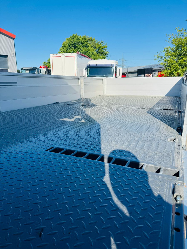 Volvo FH 500 8x2 mit F710RA.2.27 L426 und V20 Winde - Грузовик, Автоманипулятор: фото 4 Volvo FH 500 8x2 mit F710RA.2.27 L426 und V20 Winde - Грузовик, Автоманипулятор: фото 4