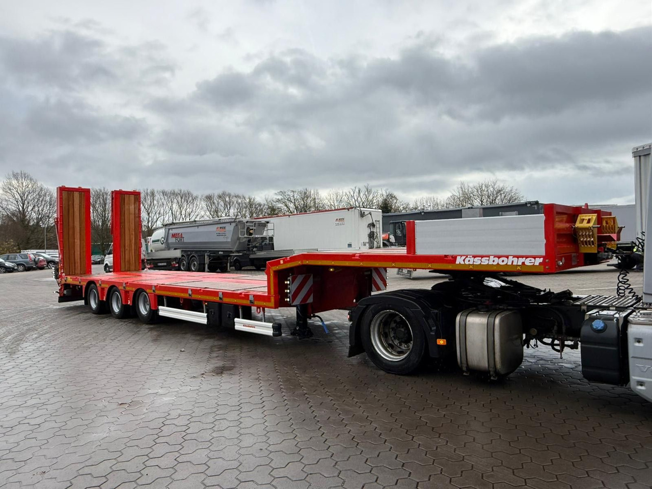 Kässbohrer K.SLS 3 / 0N 18/30 Tieflader mit hydr. Rampen - Низкорамный полуприцеп: фото 4 Kässbohrer K.SLS 3 / 0N 18/30 Tieflader mit hydr. Rampen - Низкорамный полуприцеп: фото 4