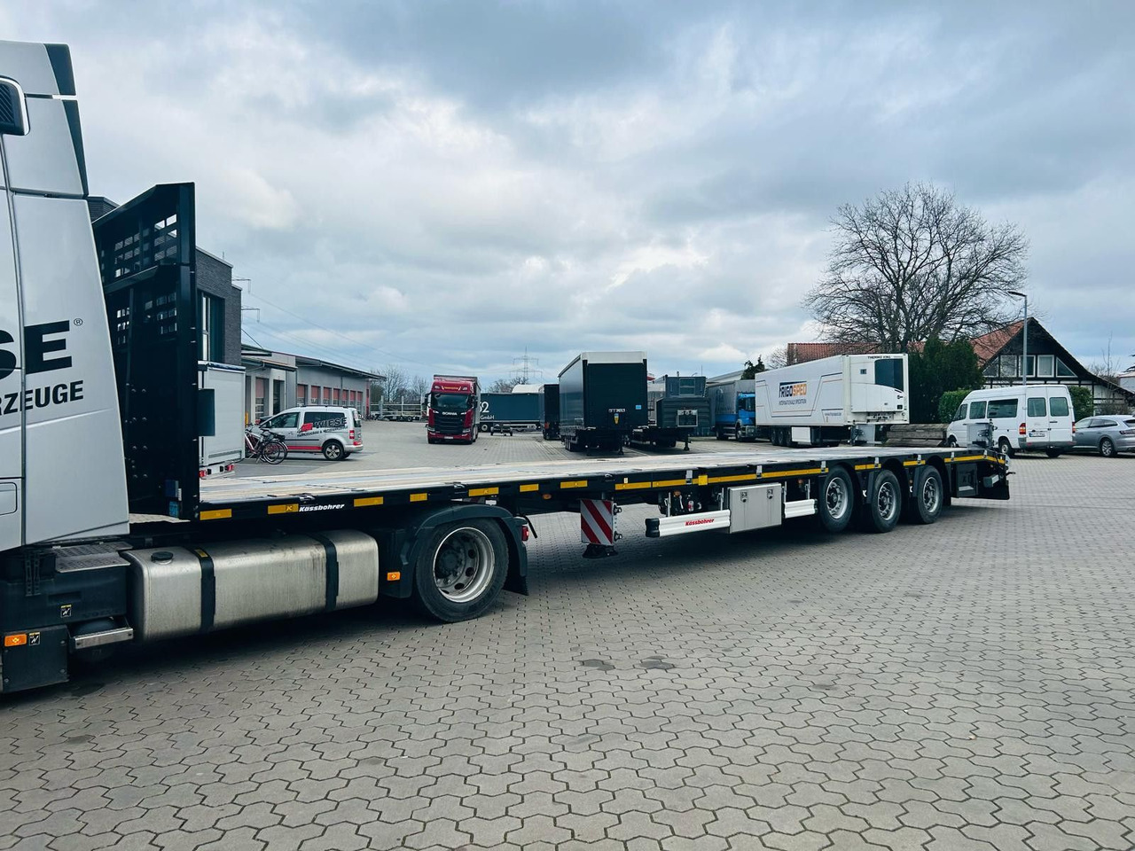 Kässbohrer SPS Mega Schwerlast Plattform Lenkachse - Полуприцеп бортовой/ Платформа: фото 3 Kässbohrer SPS Mega Schwerlast Plattform Lenkachse - Полуприцеп бортовой/ Платформа: фото 3