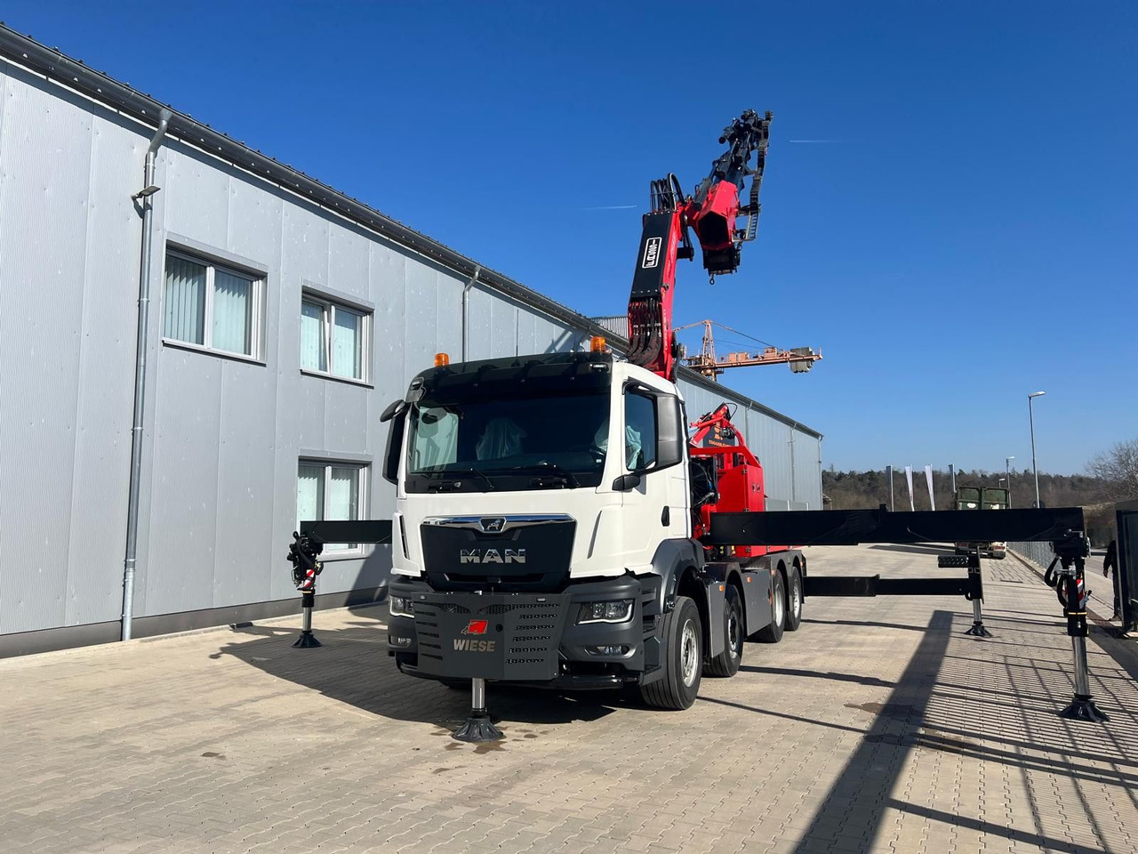 MAN 8x4 mit F1150RA.2.28 L616 Winde, 2.per. Korb - Грузовик бортовой/ Платформа, Автоманипулятор: фото 4 MAN 8x4 mit F1150RA.2.28 L616 Winde, 2.per. Korb - Грузовик бортовой/ Платформа, Автоманипулятор: фото 4