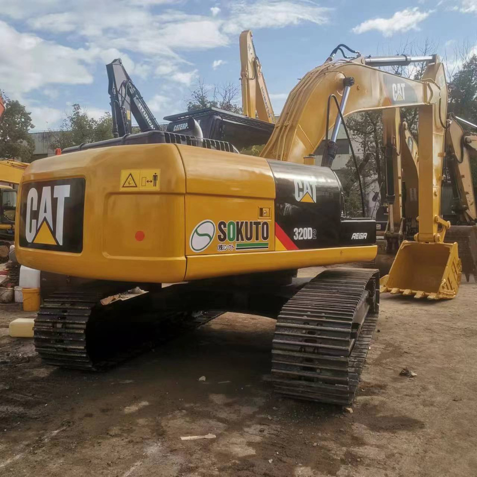 CATERPILLAR 320D2 - Гусеничный экскаватор: фото 1 CATERPILLAR 320D2 - Гусеничный экскаватор: фото 1