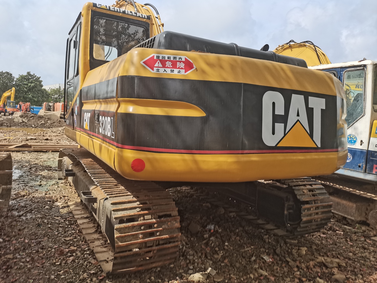 CATERPILLAR CAT-320BL - Гусеничный экскаватор: фото 3 CATERPILLAR CAT-320BL - Гусеничный экскаватор: фото 3