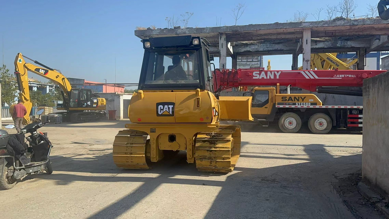 CATERPILLAR CAT-D5K-bulldozer - Бульдозер: фото 4 CATERPILLAR CAT-D5K-bulldozer - Бульдозер: фото 4