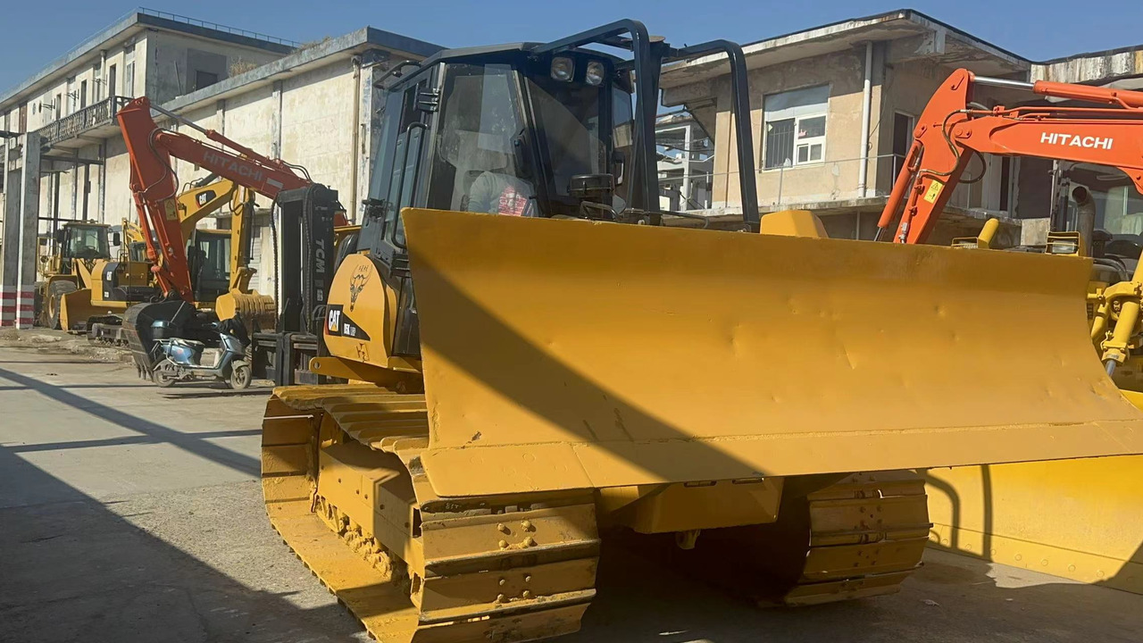 CATERPILLAR CAT-D5K-bulldozer - Бульдозер: фото 3 CATERPILLAR CAT-D5K-bulldozer - Бульдозер: фото 3