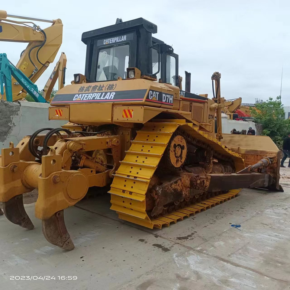 CATERPILLAR D7H - Бульдозер: фото 2 CATERPILLAR D7H - Бульдозер: фото 2