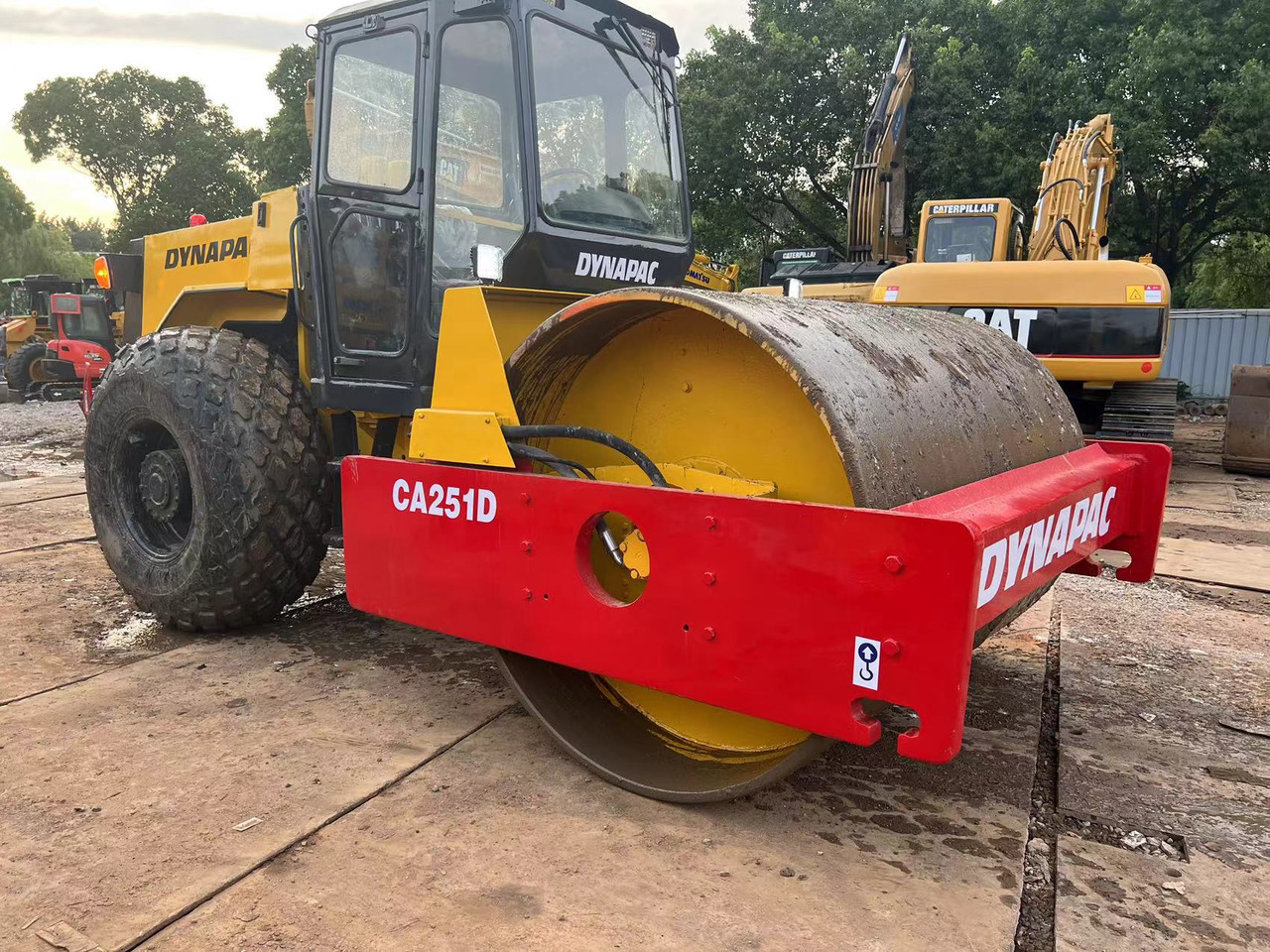 DYNAPAC CA215D - Каток: фото 1 DYNAPAC CA215D - Каток: фото 1