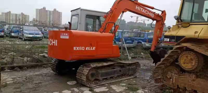 HITACHI EX60 - Гусеничный экскаватор: фото 1 HITACHI EX60 - Гусеничный экскаватор: фото 1
