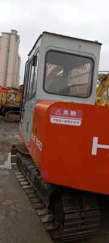 HITACHI EX60 - Гусеничный экскаватор: фото 3 HITACHI EX60 - Гусеничный экскаватор: фото 3