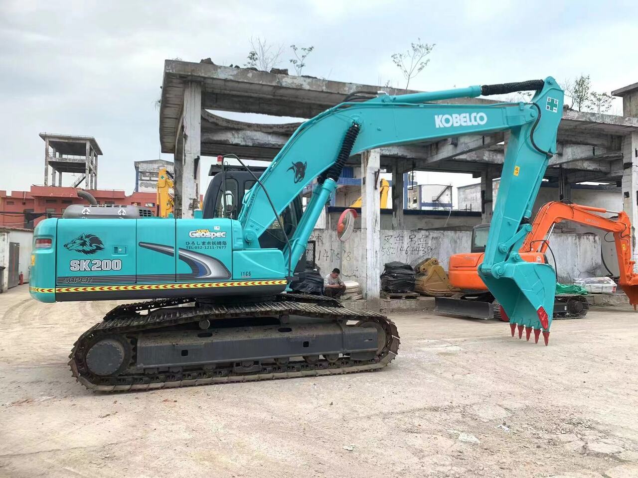 KOBELCO SK200-8-excavator - Гусеничный экскаватор: фото 1 KOBELCO SK200-8-excavator - Гусеничный экскаватор: фото 1