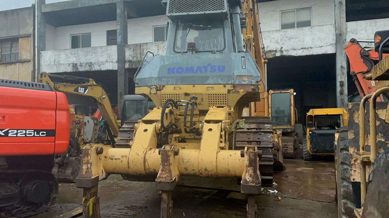 KOMATSU D85 - Бульдозер: фото 2 KOMATSU D85 - Бульдозер: фото 2
