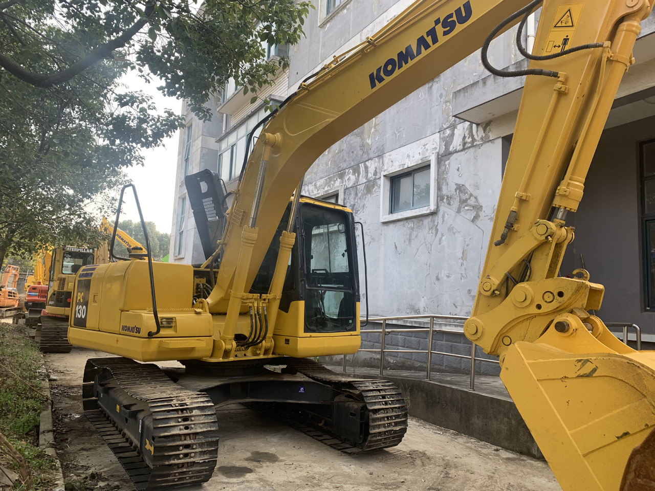 KOMATSU PC130-7 - Гусеничный экскаватор: фото 3 KOMATSU PC130-7 - Гусеничный экскаватор: фото 3