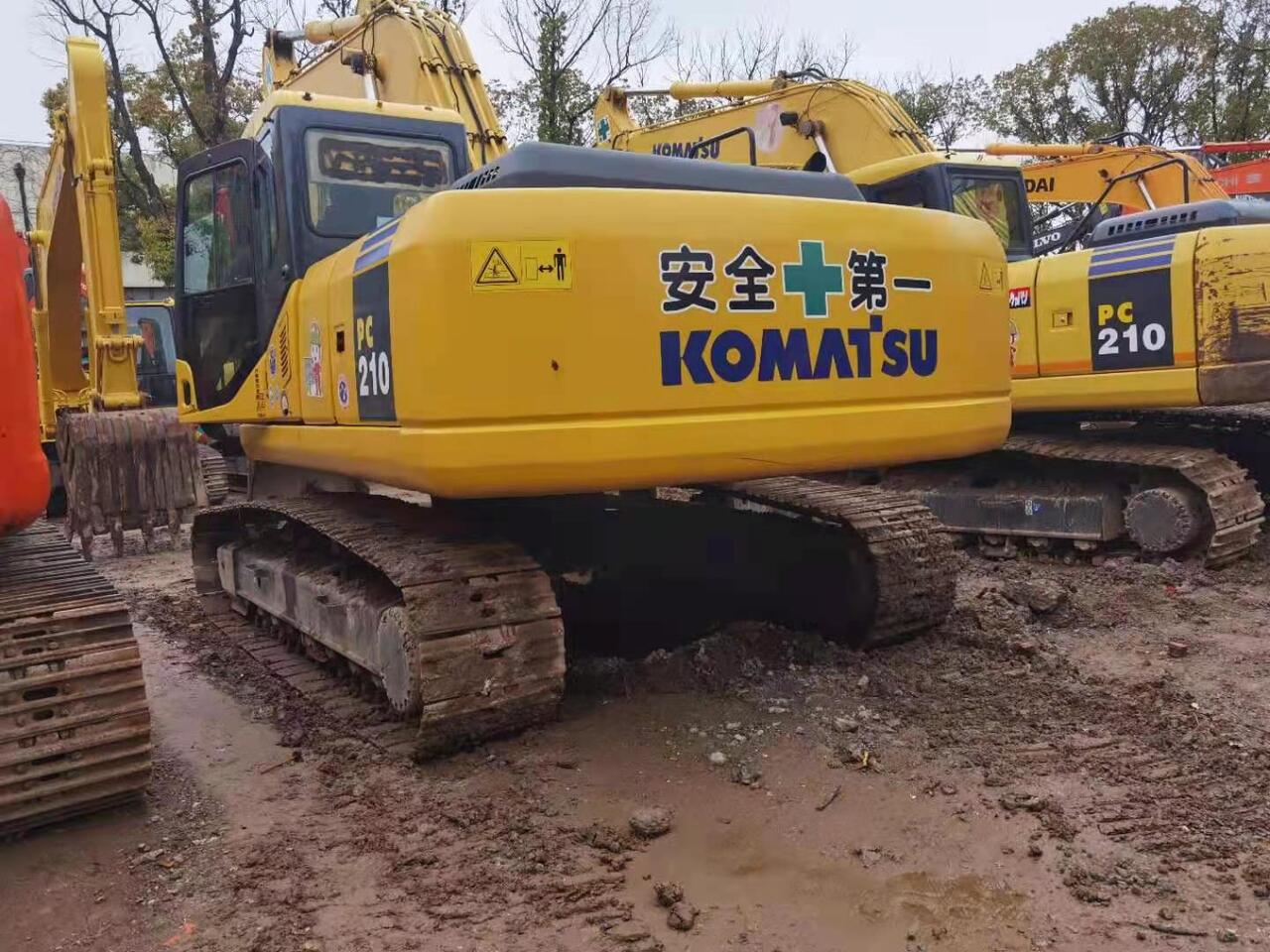 KOMATSU PC210-7 -excavator - Гусеничный экскаватор: фото 2 KOMATSU PC210-7 -excavator - Гусеничный экскаватор: фото 2