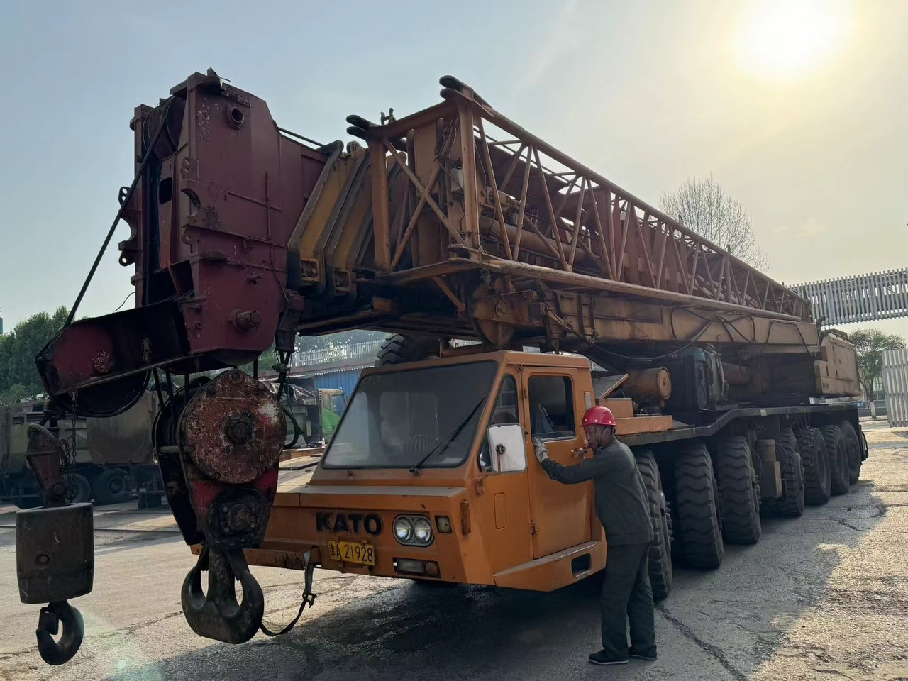 LIEBHERR - Мобильный кран: фото 2 LIEBHERR - Мобильный кран: фото 2